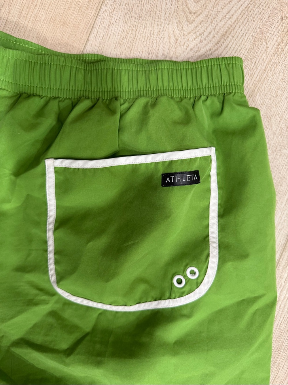 Athleta Green Cropped wide leg Active pant with White Trim